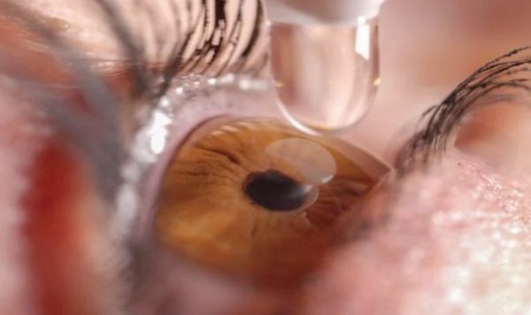 Глазные капли Vuity на шесть часов дают острое зрение без очков