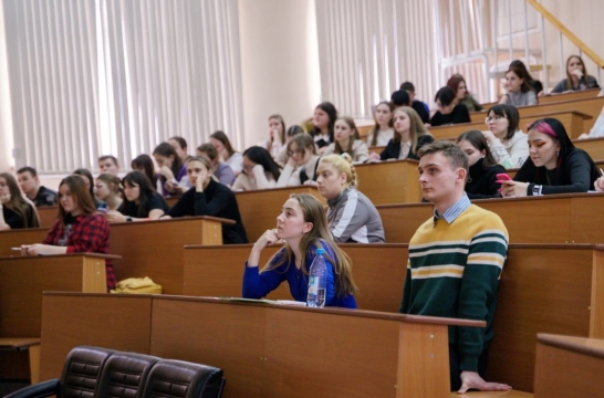 120 студентов КГПУ учатся эффективно вести «Разговоры о важном»