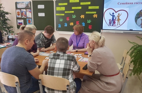 В Республике Коми для детей с ОВЗ и их родителей стартовала акция «Семейная гостиная»