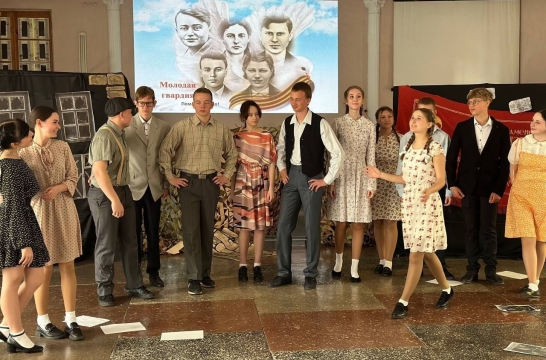 Выездные спектакли школьных театров объединили в Донецкой Народной Республике более 700 детей и взрослых
