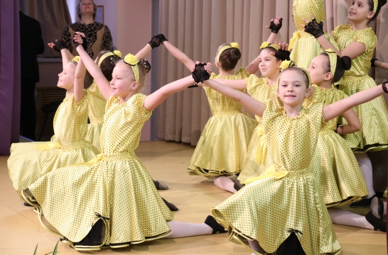 Фестиваль художественного творчества «Все для Победы» объединил более 300 детей из Брянской области и ЛНР