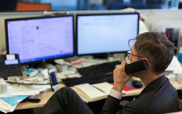 
                    Итальянская Eni заявила о невозможности платить России за газ в рублях
                    
                