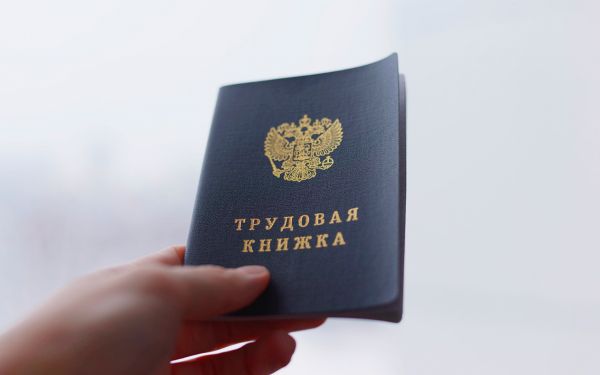 Поставщики успели завезти из-за границы цветы к 8 Марта