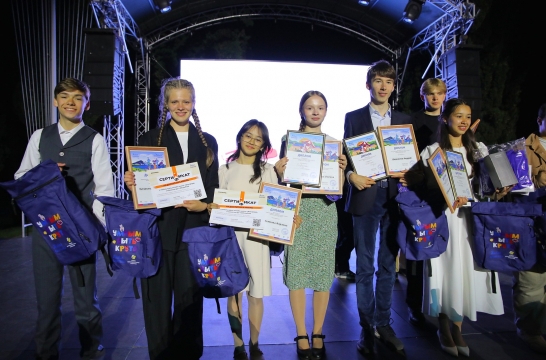 В  МДЦ «Артек» подвели итоги Международного конкурса юных чтецов «Живая классика»