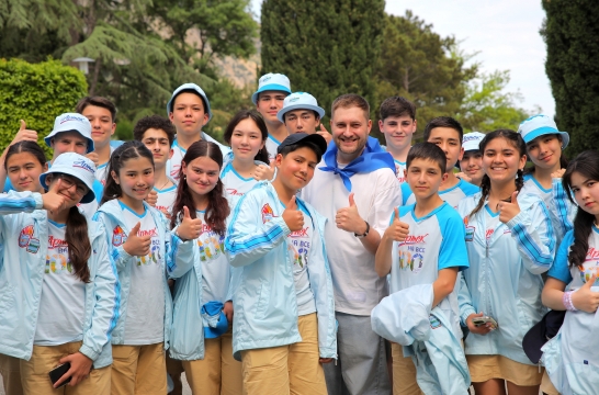 В «Артеке» программа «Мост дружбы: Россия и мир» объединила ребят из разных стран