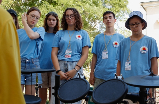 В «Алых парусах» гала-концерт фестиваля «Живи! Твори! Созидай!» объединил ребят из России, Белоруссии, Египта и Молдавии