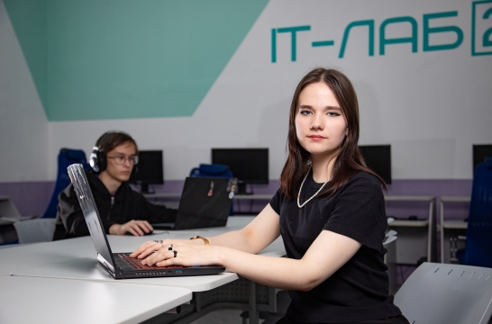 В Москве на ИТ-специальности в колледжах поступили около 7,7 тысячи студентов