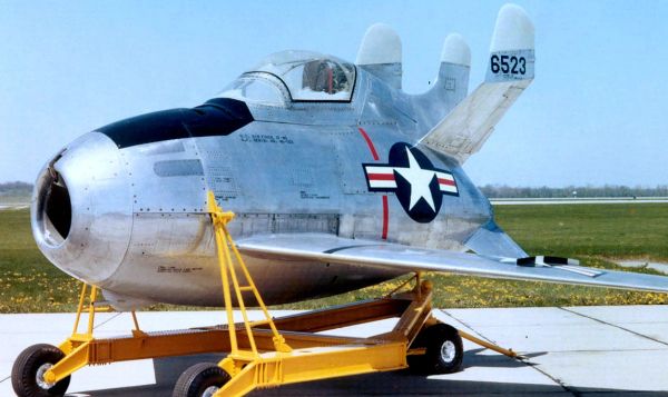 «Истребитель-паразит» XF-85 Goblin — один из самых необычных самолетов ВВС США