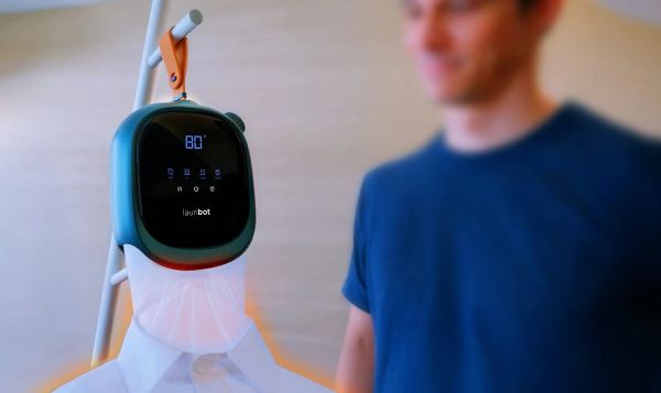 Небольшой гаджет Launbot высушит и разгладит любые вещи за полчаса