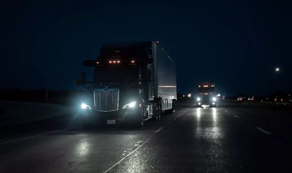 Грузовик-беспилотник Aurora самостоятельно преодолел 1600 км за 15 часов