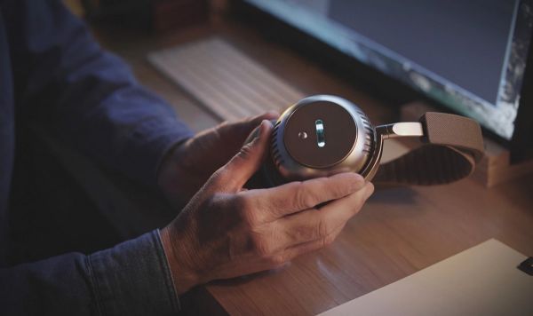 Наушники Ecoute TH2 используют настоящие ламповые предусилители для идеального звука