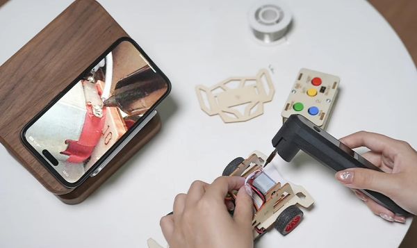 Умный паяльник D01 поможет выполнить тонкую работу благодаря встроенной камере