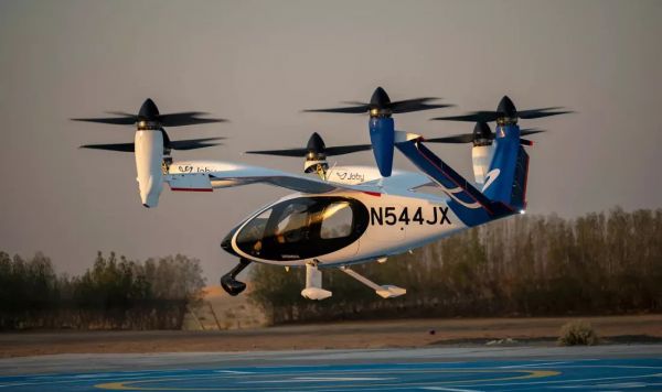 Uber и Joby Aviation запускают сервис летающих такси в Дубае