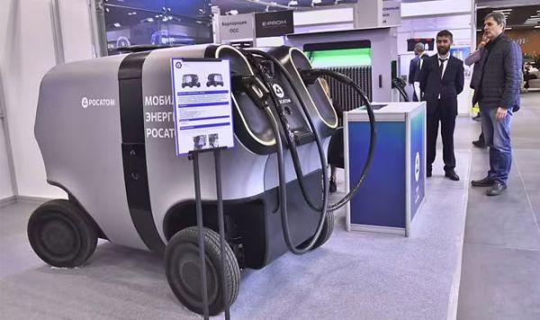 «Росатом» показал прототип российского робота-электрозаправщика