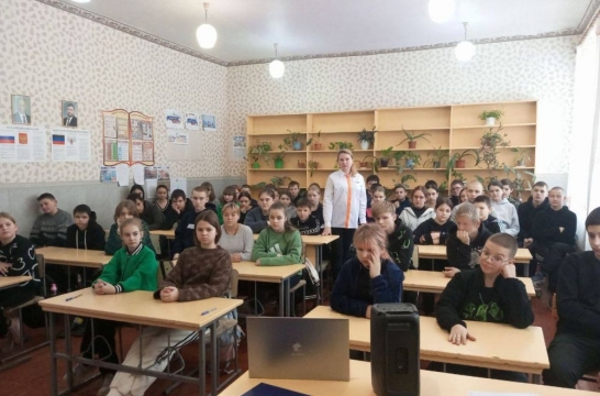 Более тысячи школьников и студентов колледжей ДНР побывали на лекциях, посвященных достижениям России