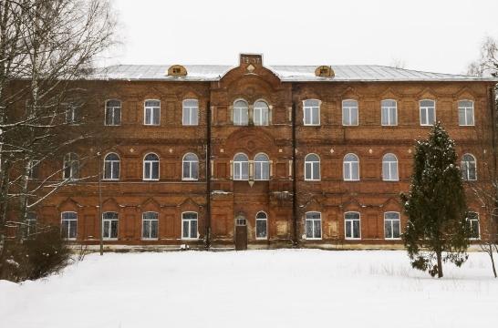 Кабмин выделит более 600 млн рублей на ремонт исторического здания школы в Смоленской области