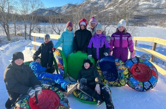 Около 300 детей участников СВО бесплатно отдохнули на Камчатке