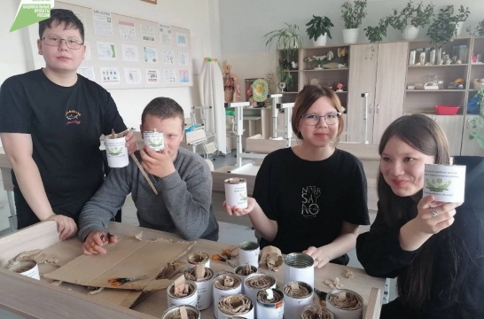 Школьники Бурятии изготавливают окопные свечи для бойцов в зоне СВО