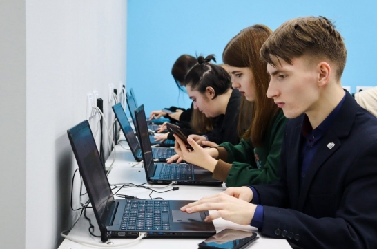 Школьники Омской области стали участниками урока &laquo;Как нейронные сети меняют мир&raquo;