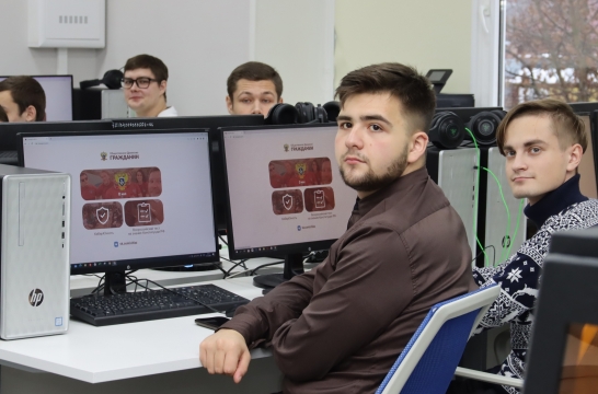 Школьники, студенты и педагоги могут принять участие во Всероссийском тесте на знание Конституции Российской Федерации