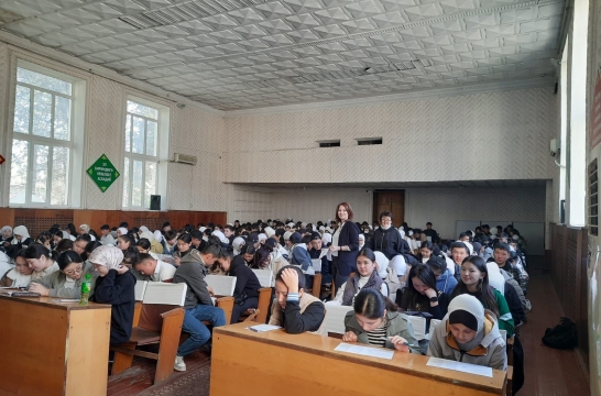 В Акмуллинской олимпиаде по русскому языку приняли участие более 6000 киргизских школьников