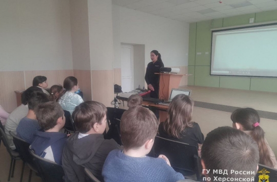В Херсонской области школьникам рассказали о важности соблюдения правил дорожного движения