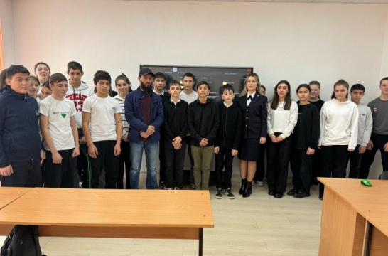 В Кабардино-Балкарской Республике полицейские провели со школьниками беседы по вопросам профилактики экстремизма