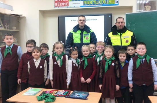 В Ленинградской области более 9 тысяч детей приняли участие в акции по безопасности на дорогах