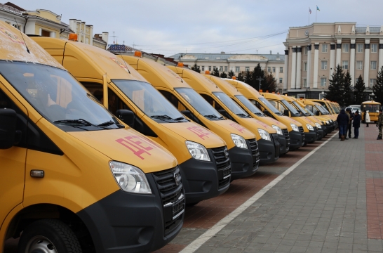 В школы Бурятии поступили 49 новых автобусов